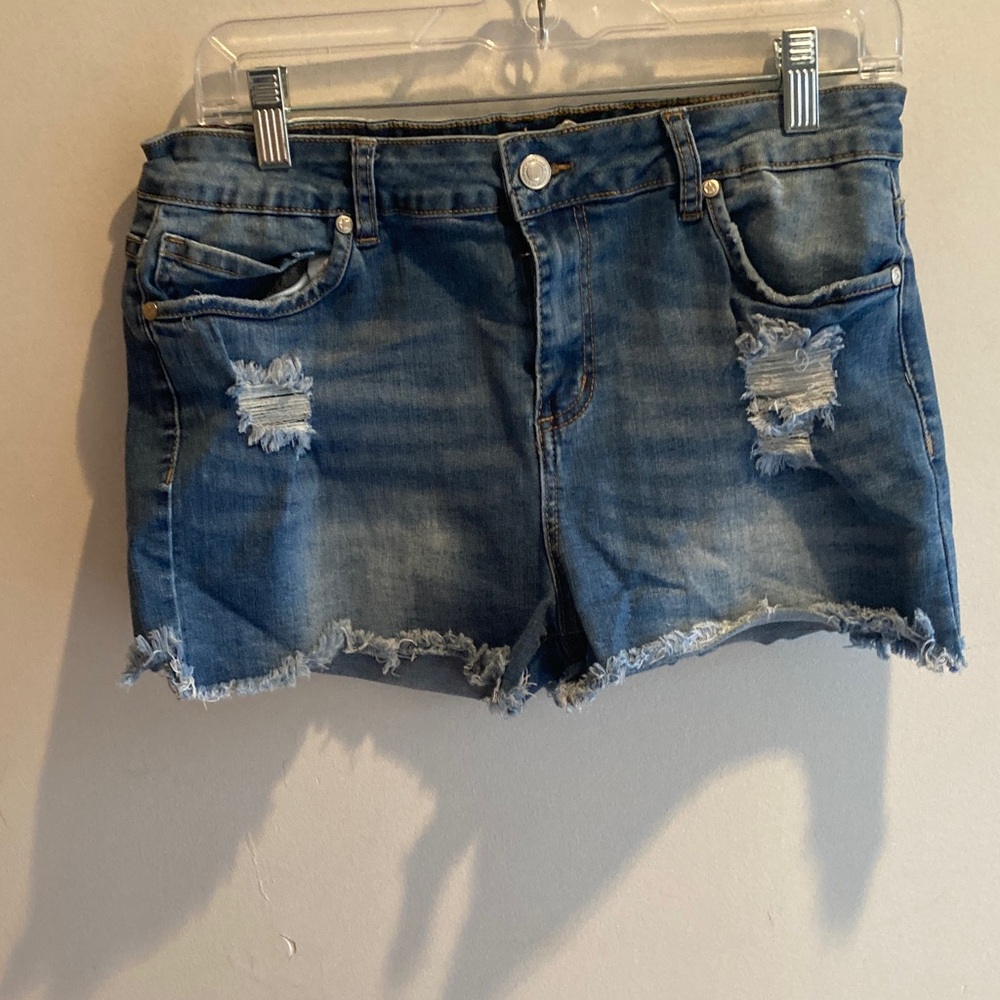 Frayed   Distressed Denim Shorts - Blue